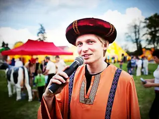 Animator zabaw z mikrofonem - Dmuchańce Wynajem