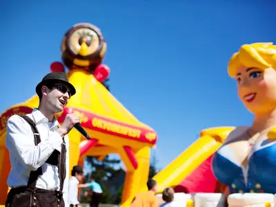 Animator zabaw z mikrofonem - Park Atrakcji Oktoberfest - Dmuchańce Wynajem
