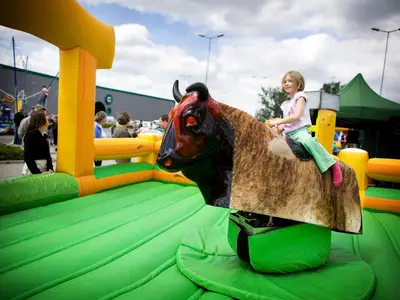 Byk Rodeo Alaja - Park Atrakcji Country Alaja - Dmuchańce Wynajem