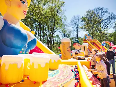 Helga - Park Atrakcji Oktoberfest - Dmuchańce Wynajem