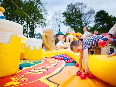 Helga - Park Atrakcji Oktoberfest - Dmuchańce Wynajem