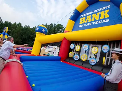 Napad na bank - Zestaw Tematyczny Las Vegas - Dmuchańce Wynajem