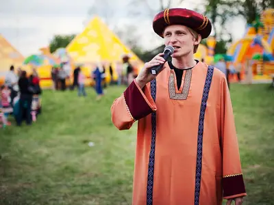 Animator zabaw z mikrofonem - Park Atrakcji Arabski - Dmuchańce Wynajem