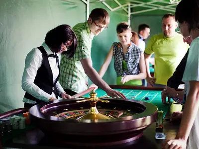 Zabaw w kasyno na 3 stołach - ruletka, black jack, poker - Park Atrakcji Piracki - Dmuchańce Wynajem