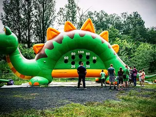 Polowanie na dinozaura - Dmuchańce Wynajem