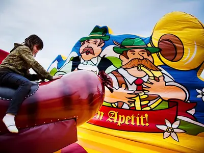 Rodeo Kiełbasa - Park Atrakcji Oktoberfest - Dmuchańce Wynajem