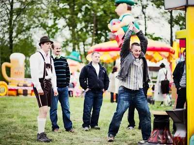 Siłomierz młot - Park Atrakcji Oktoberfest - Dmuchańce Wynajem