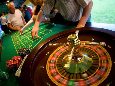 Zabawa w ruletkę z obsługą krupiera - Zestaw Tematyczny Las Vegas - Dmuchańce Wynajem
