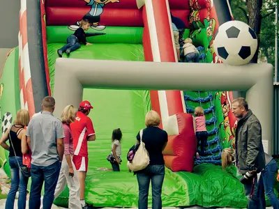 Zjeżdżalnia Piłka Nożna - Park Atrakcji Mega Piłkarski - Dmuchańce Wynajem